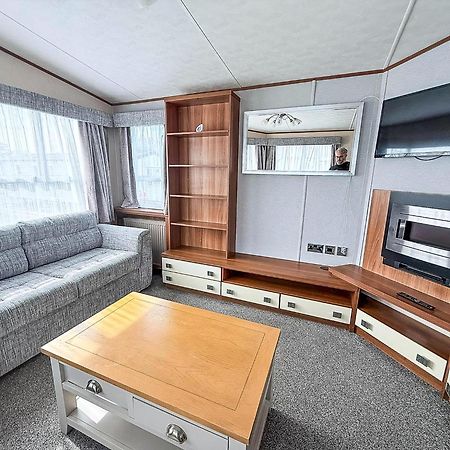 Lovely 8 Berth Caravan At Sunnydale In Lincolnshire Ref 35239S Louth  Exteriör bild