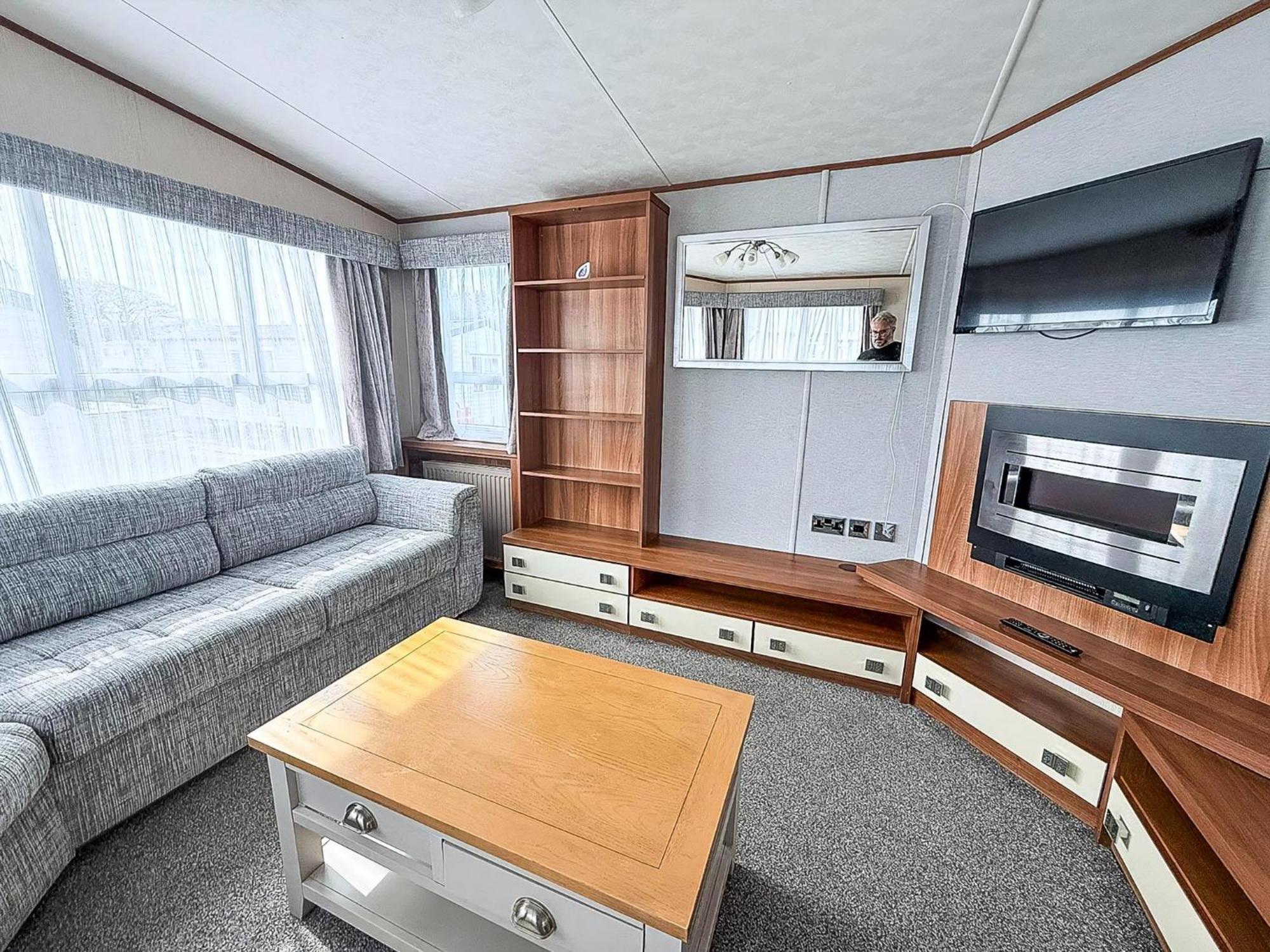 Lovely 8 Berth Caravan At Sunnydale In Lincolnshire Ref 35239S Louth  Exteriör bild