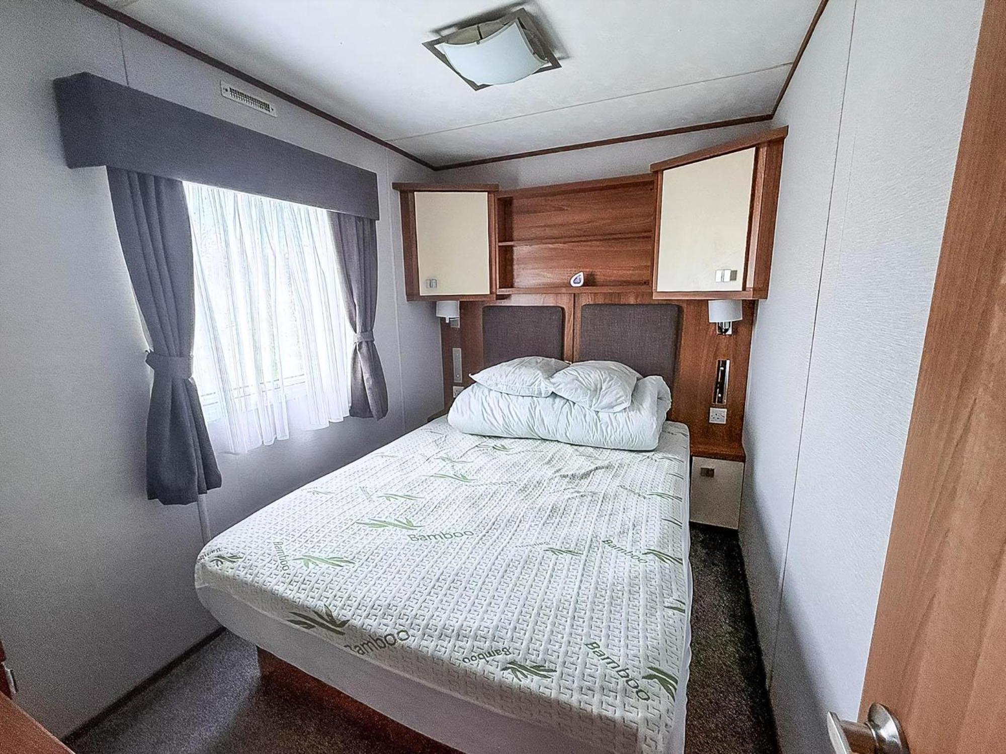 Lovely 8 Berth Caravan At Sunnydale In Lincolnshire Ref 35239S Louth  Exteriör bild