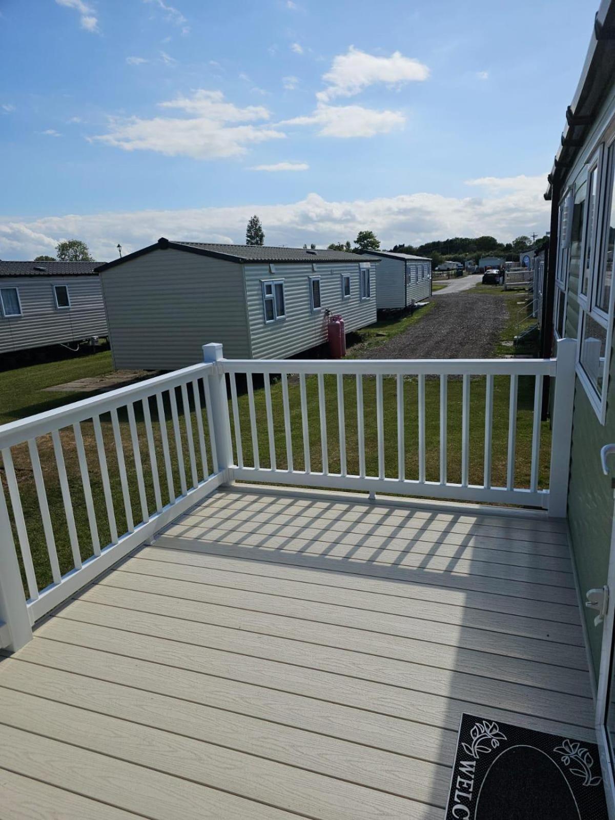 Lovely 8 Berth Caravan At Sunnydale In Lincolnshire Ref 35239S Louth  Exteriör bild
